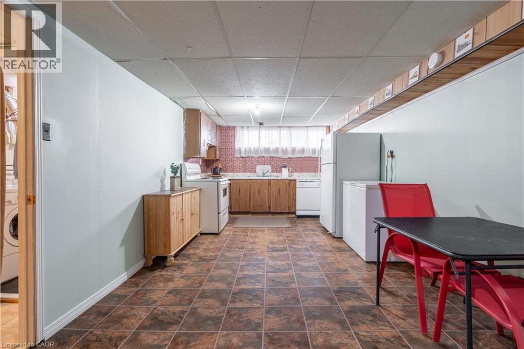 161 East 24th Street, Hamilton, Ontario  L8V 2Y2 - Photo 15 - 40814382