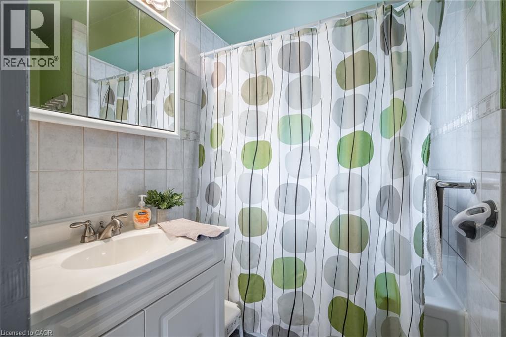 161 East 24th Street, Hamilton, Ontario  L8V 2Y2 - Photo 11 - 40814382