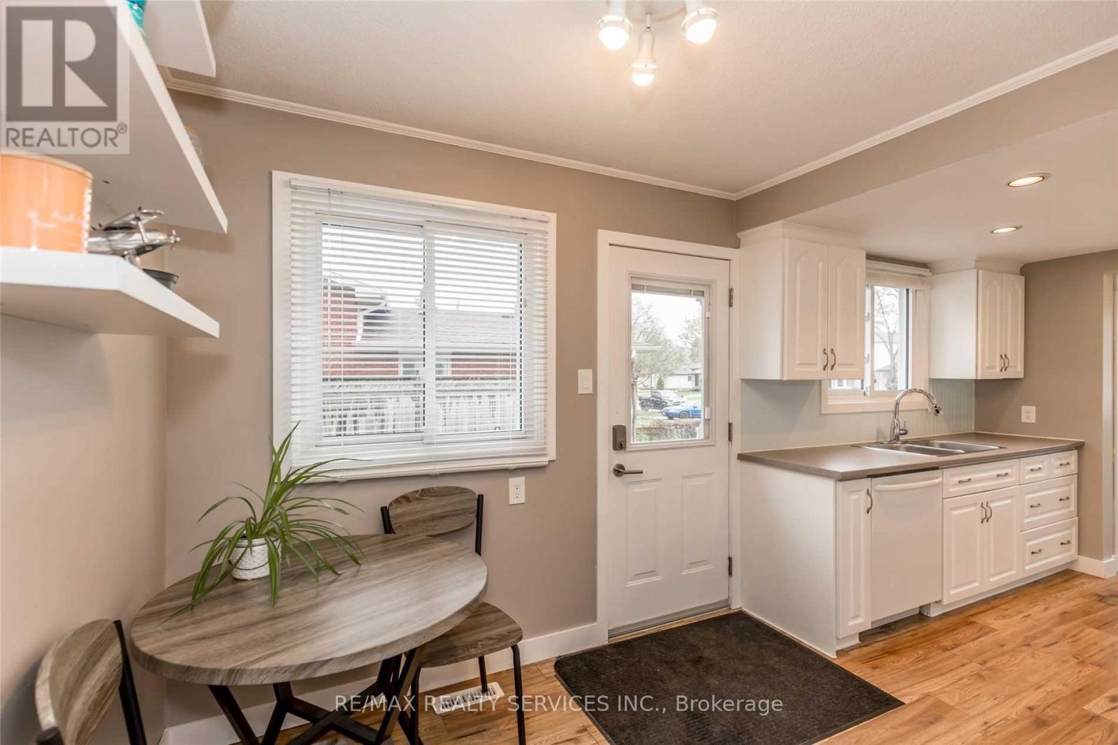 83 Janice Drive, Barrie, Ontario  L4N 5N5 - Photo 9 - S12958960