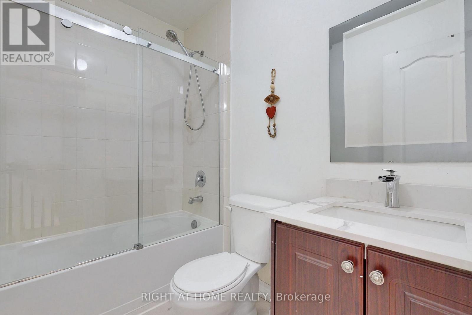 3 - 10 Porter Avenue W, Vaughan, Ontario  L4L 0H1 - Photo 24 - N12898232