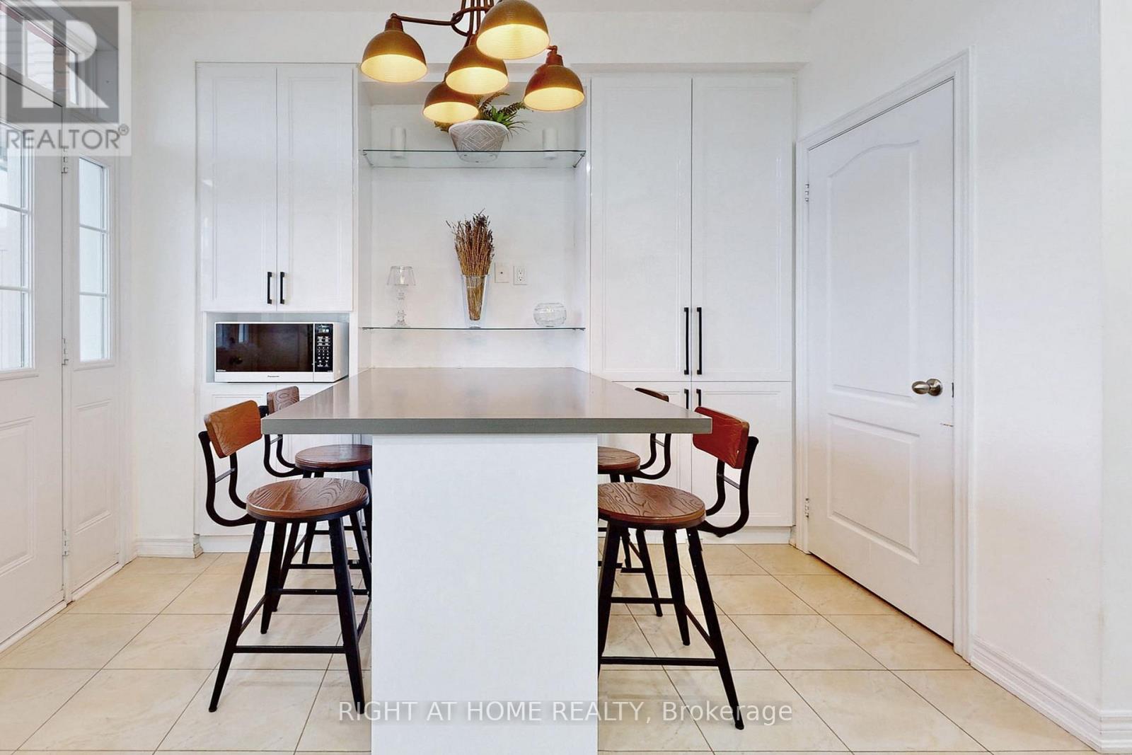 3 - 10 Porter Avenue W, Vaughan, Ontario  L4L 0H1 - Photo 13 - N12898232