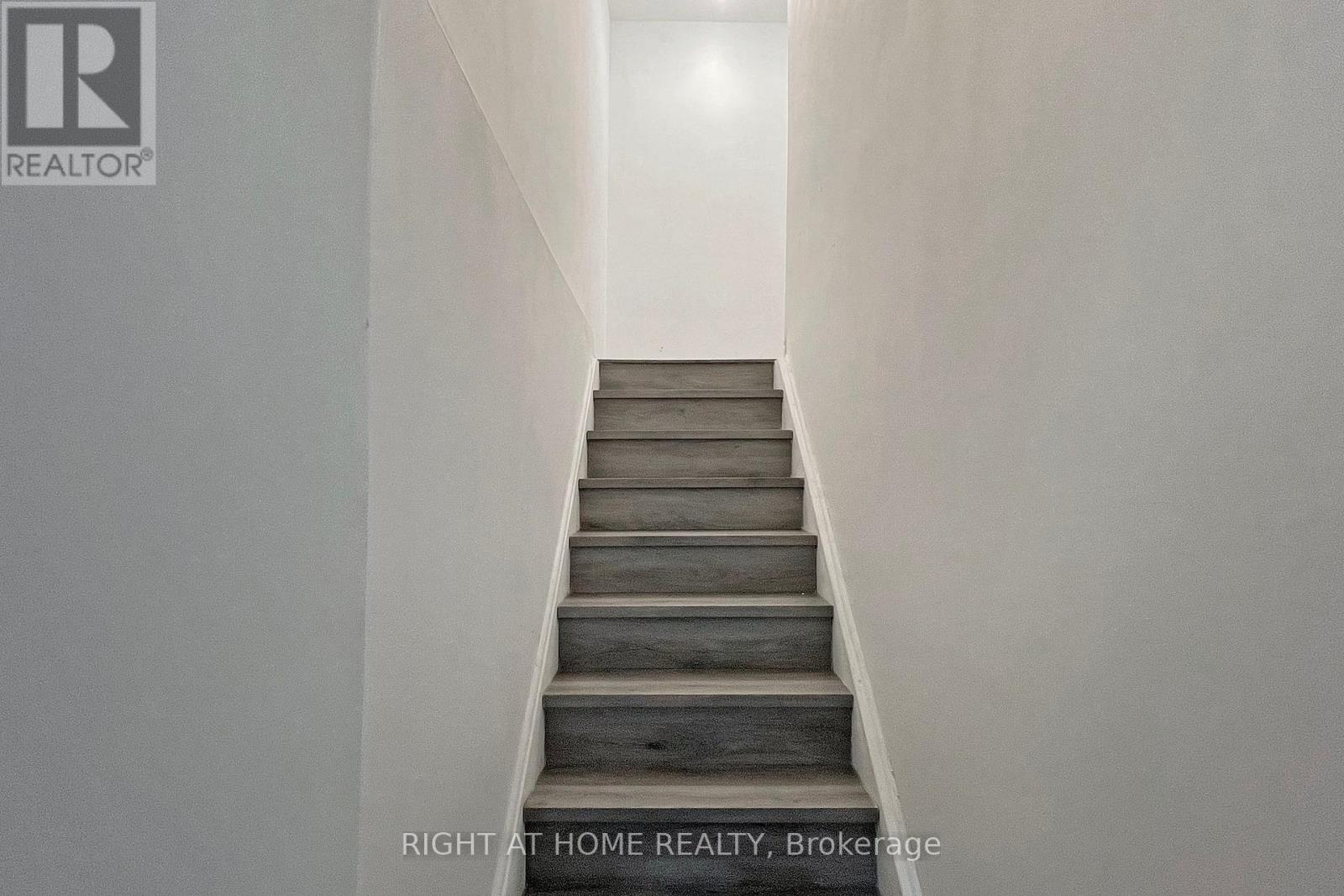 3 - 10 Porter Avenue W, Vaughan, Ontario  L4L 0H1 - Photo 32 - N12898232