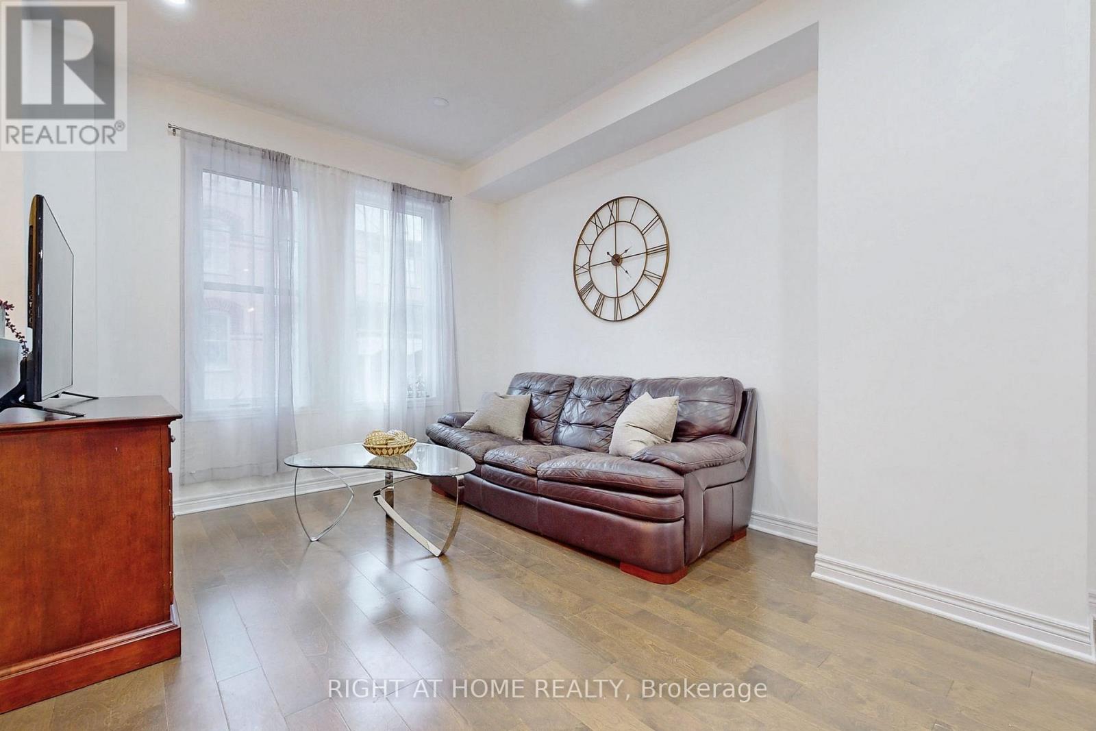 3 - 10 Porter Avenue W, Vaughan, Ontario  L4L 0H1 - Photo 4 - N12898232