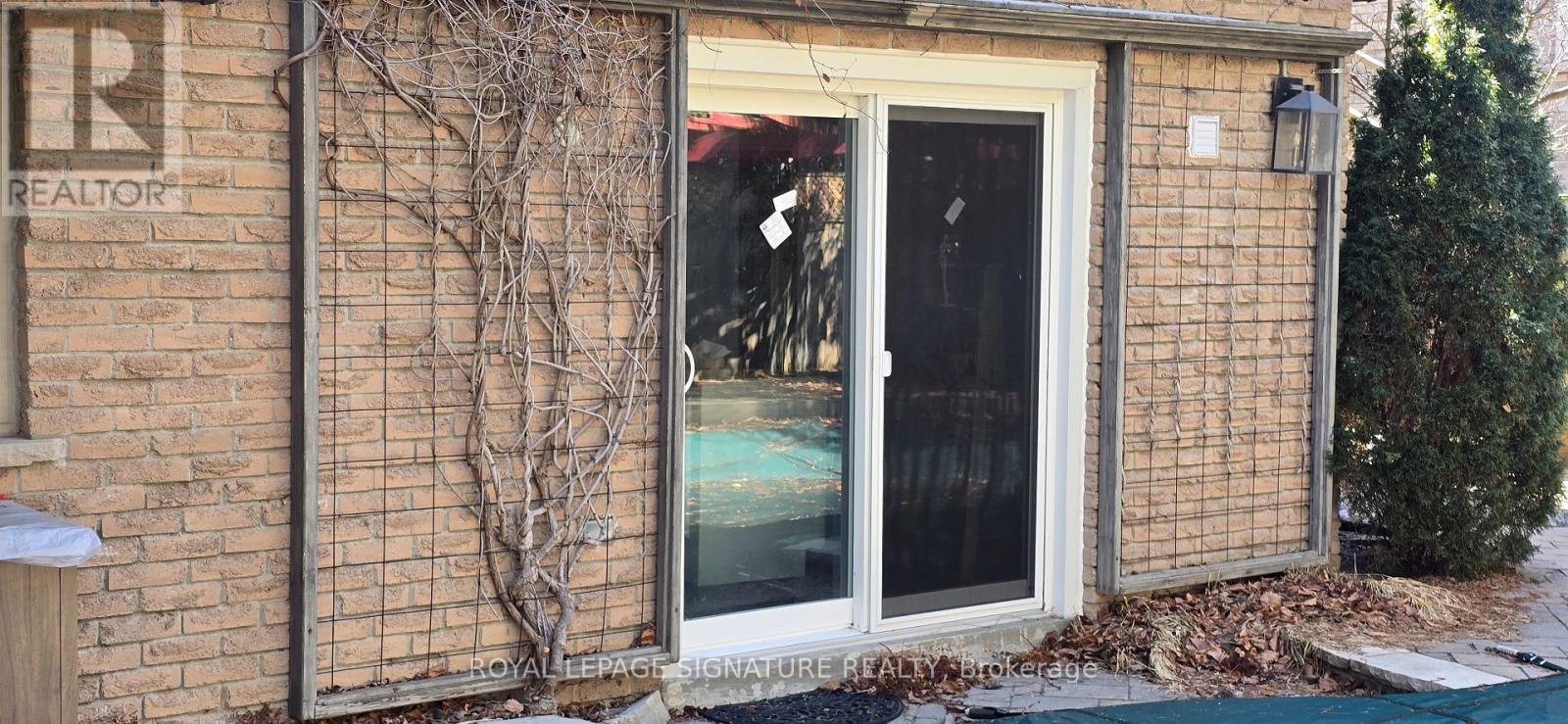 Entire Property - 105 Ashton Road, Newmarket, Ontario  L3Y 5R6 - Photo 32 - N12947978