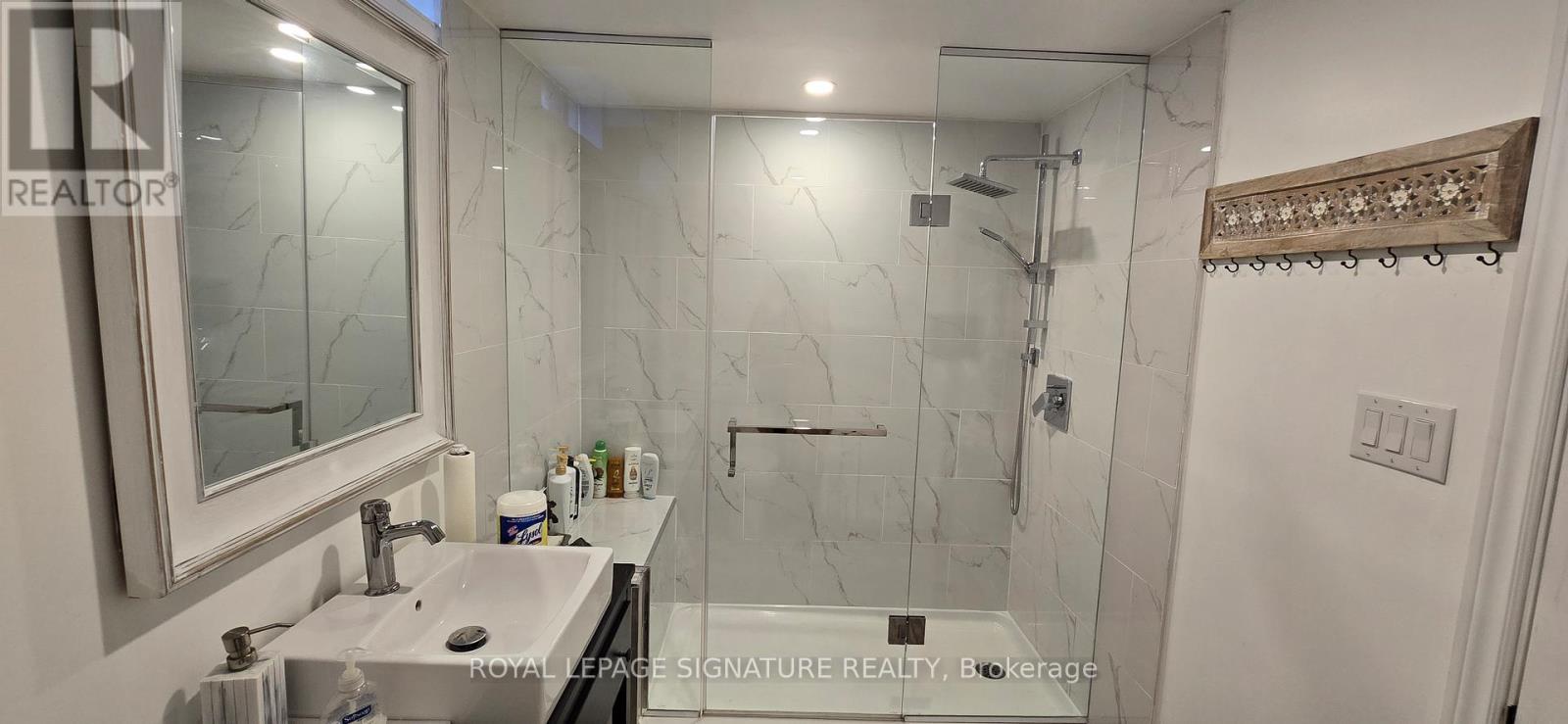 Entire Property - 105 Ashton Road, Newmarket, Ontario  L3Y 5R6 - Photo 45 - N12947978