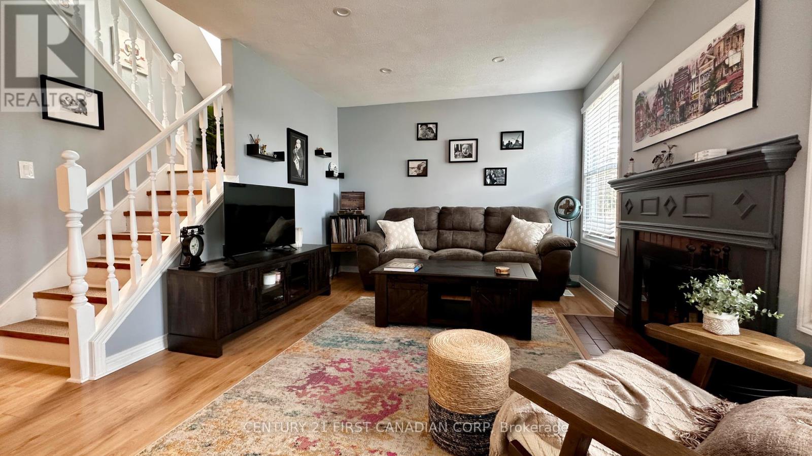 15 Chancton Crescent, London South, Ontario  N6E 2Y5 - Photo 2 - X12958978