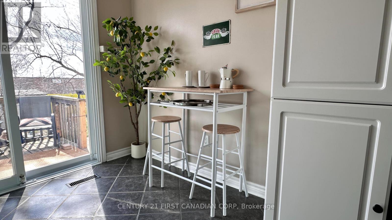 15 Chancton Crescent, London South, Ontario  N6E 2Y5 - Photo 7 - X12958978