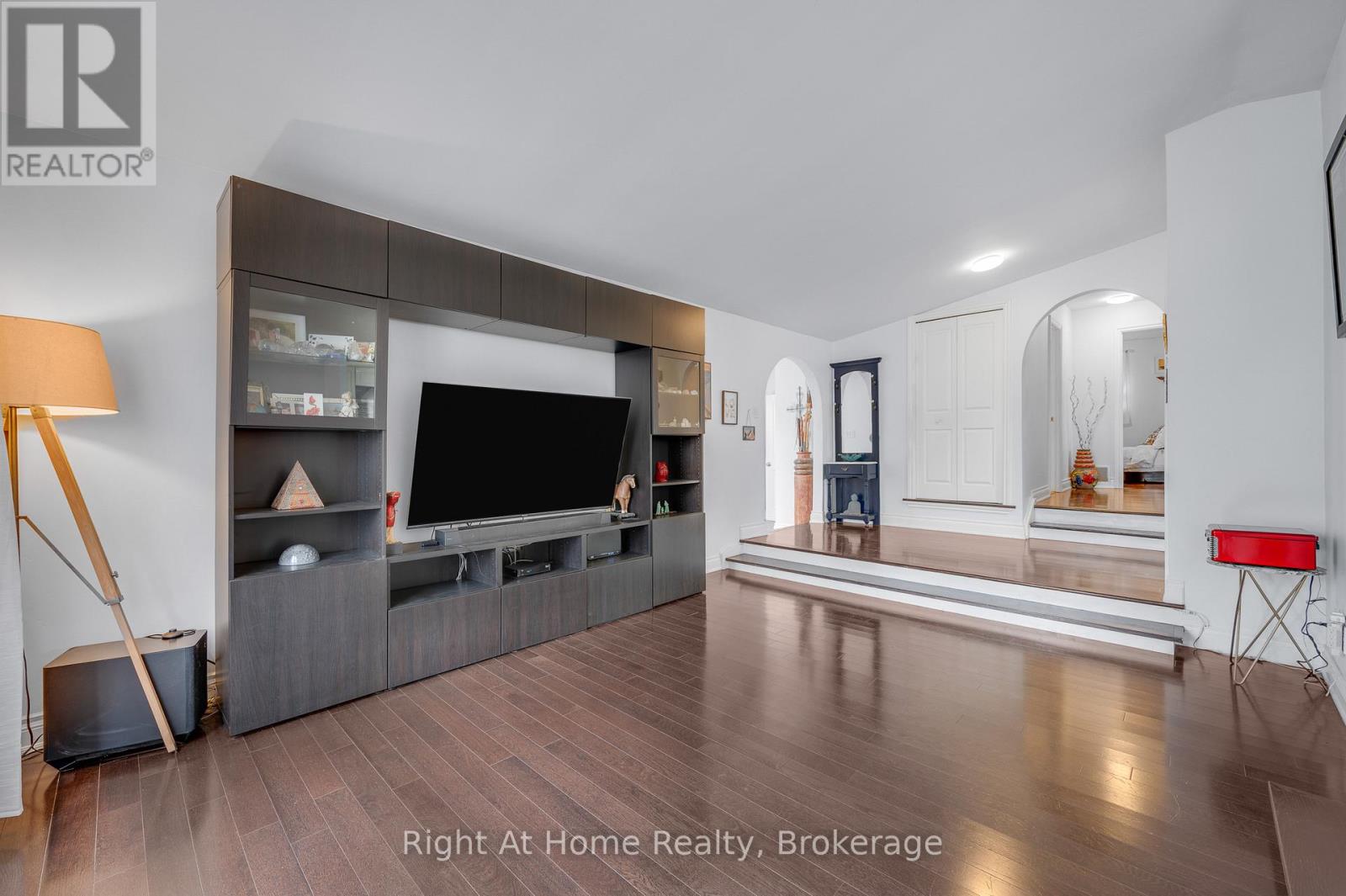 467 Vanguard Crescent, Oakville, Ontario  L6L 5G6 - Photo 10 - W12958998