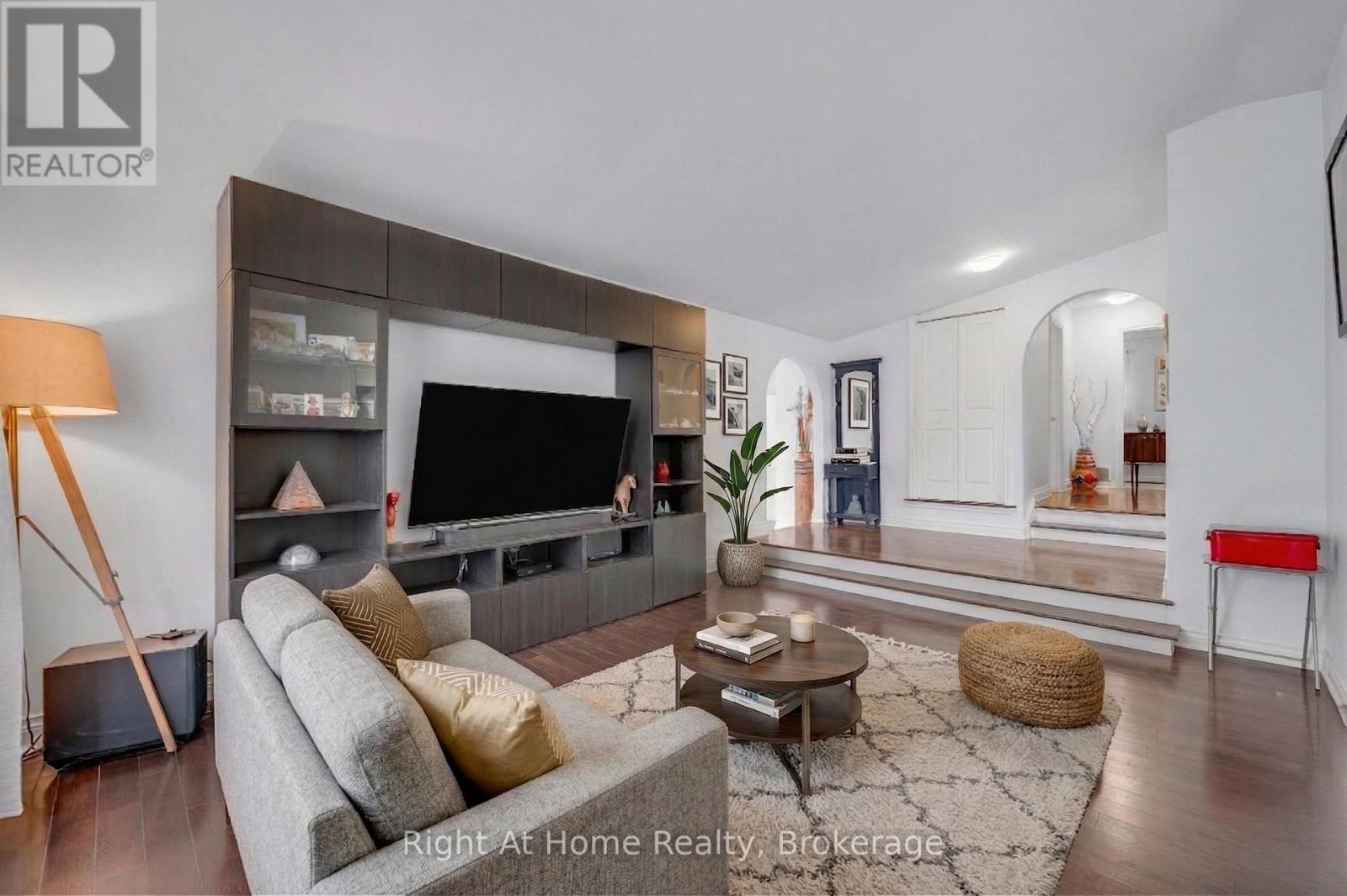 467 Vanguard Crescent, Oakville, Ontario  L6L 5G6 - Photo 11 - W12958998