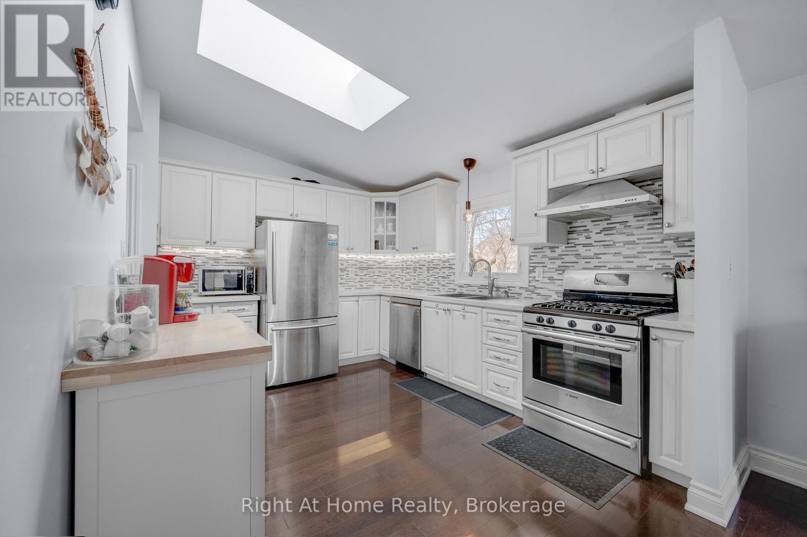 467 Vanguard Crescent, Oakville, Ontario  L6L 5G6 - Photo 13 - W12958998