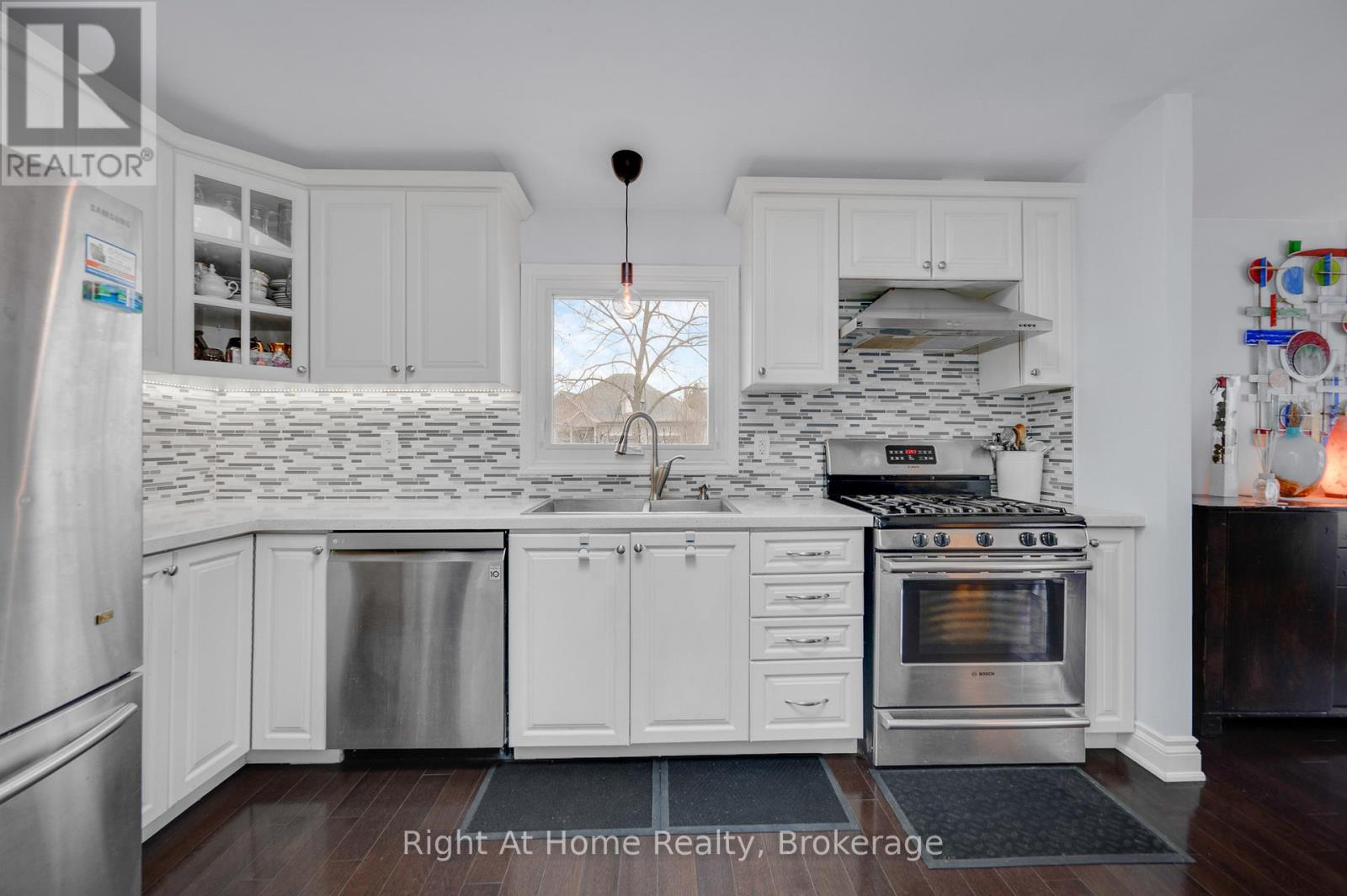 467 Vanguard Crescent, Oakville, Ontario  L6L 5G6 - Photo 17 - W12958998