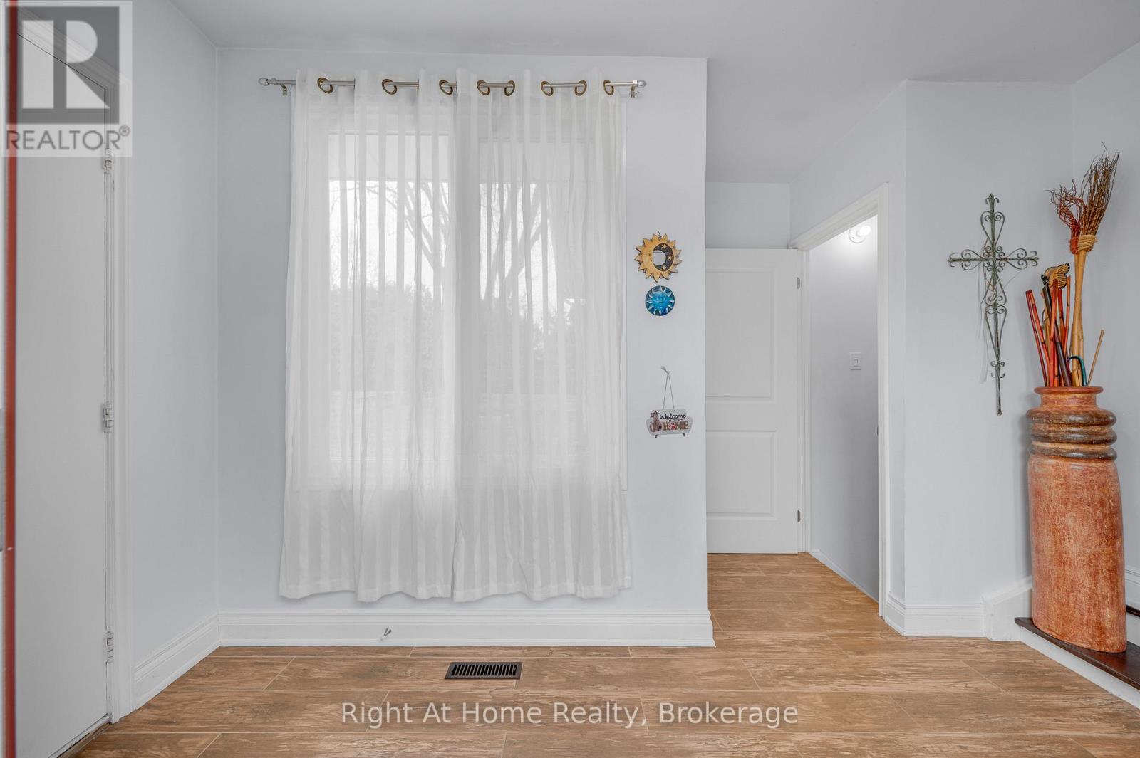 467 Vanguard Crescent, Oakville, Ontario  L6L 5G6 - Photo 6 - W12958998