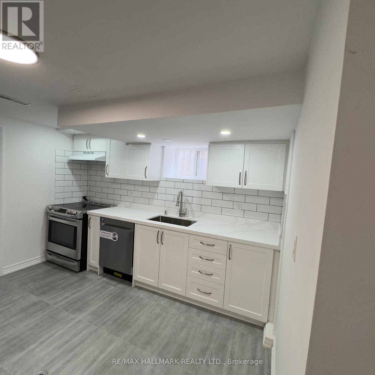 Lower - 63 Hiscock Boulevard, Toronto, Ontario M1G 1S9 - Photo 2 - E12958606