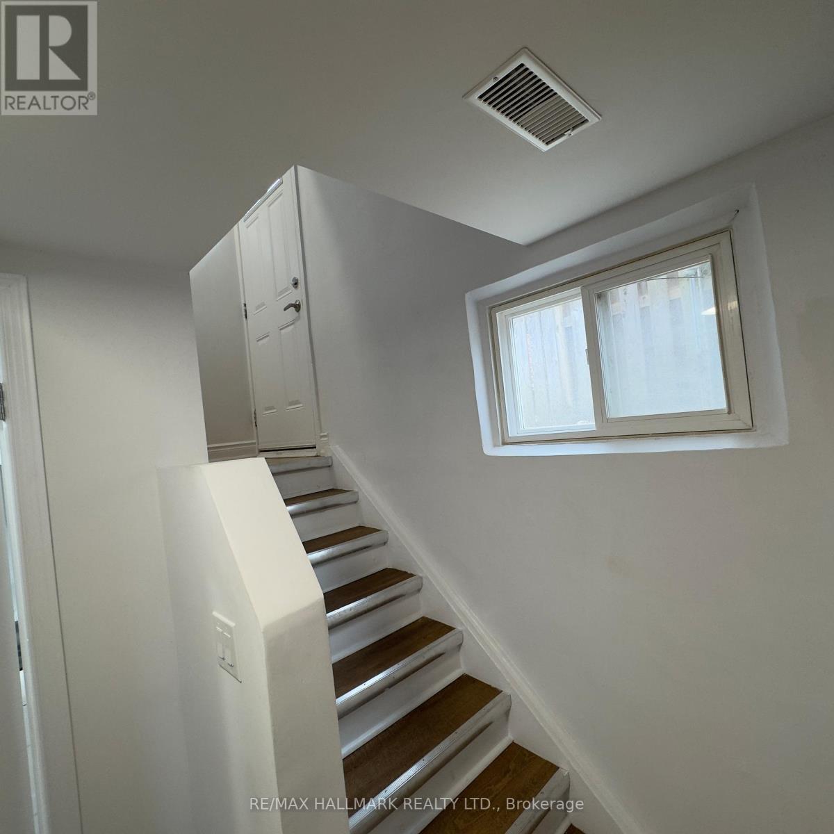 Lower - 63 Hiscock Boulevard, Toronto, Ontario M1G 1S9 - Photo 3 - E12958606