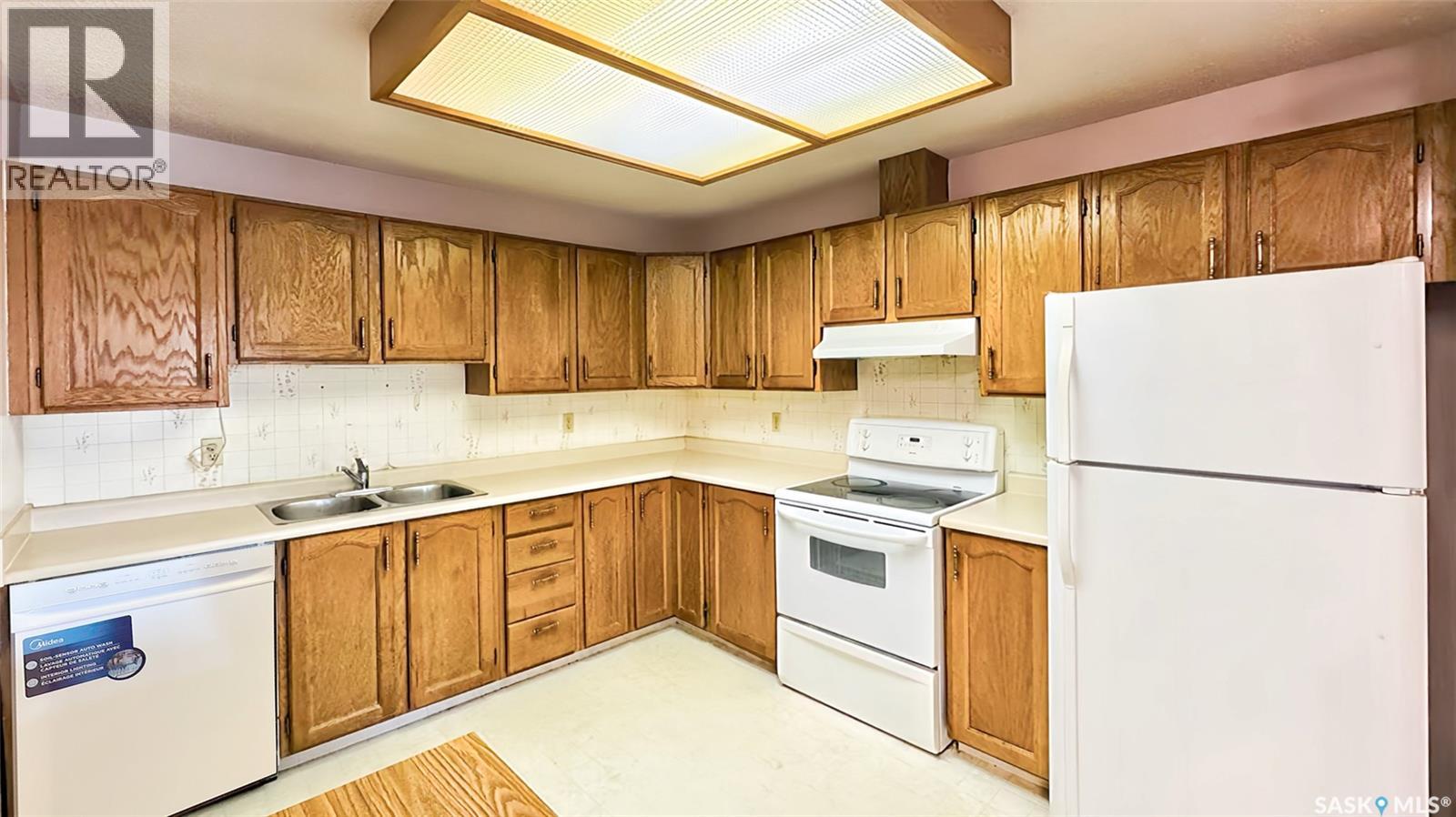 301 918 Argyle Avenue, Saskatoon, Saskatchewan  S7H 2W1 - Photo 3 - SK032078