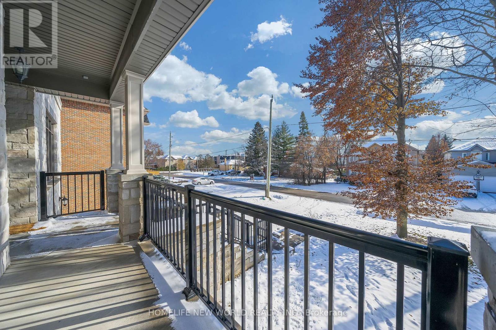 10 Stancroft Drive, Richmond Hill, Ontario  L4C 4N1 - Photo 3 - N12958984