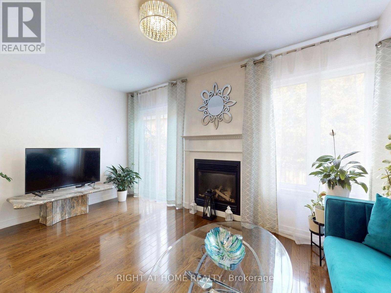 179 Vanguard Road, Vaughan, Ontario  L4K 5G8 - Photo 8 - N12958992