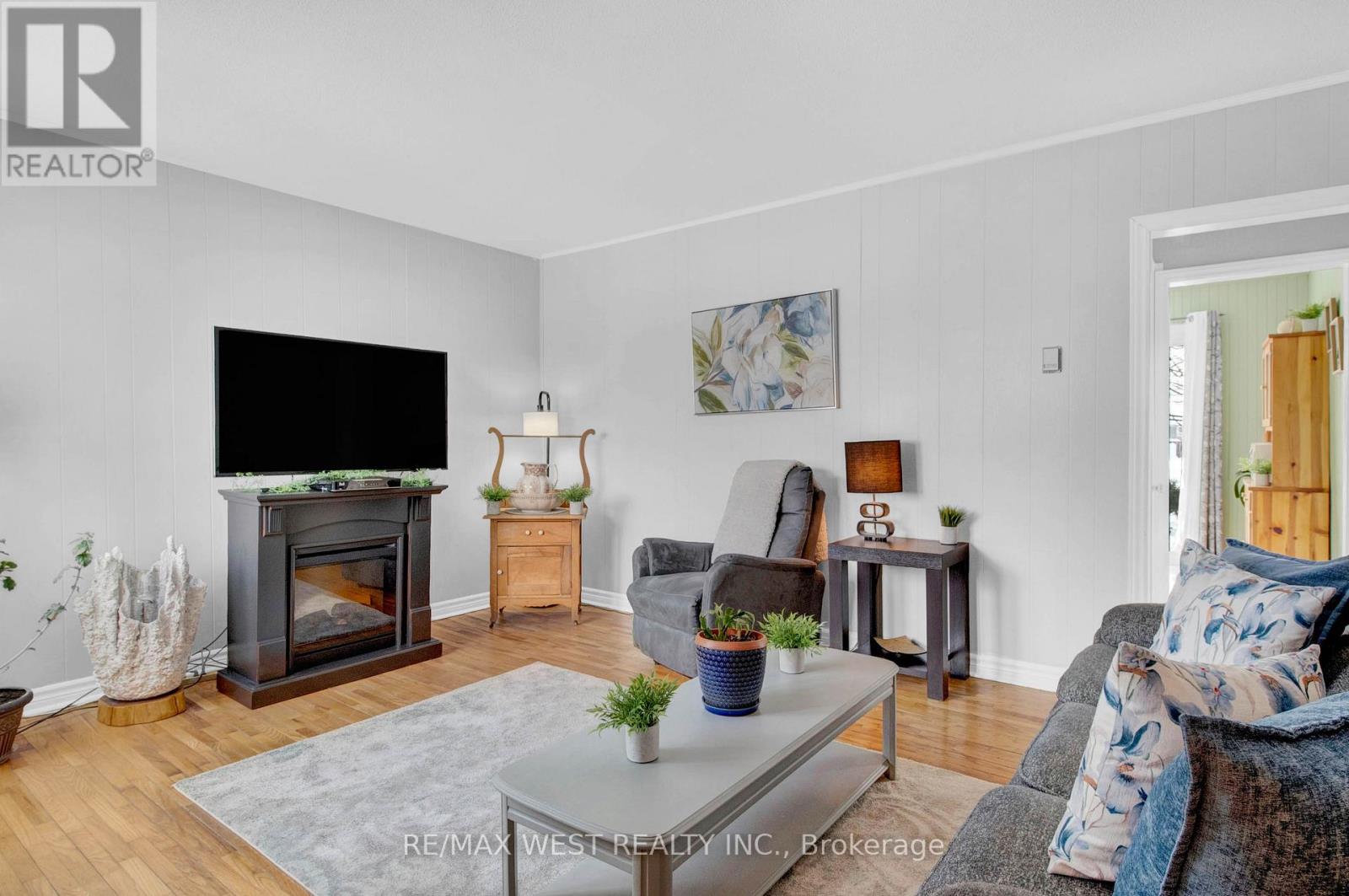 15 Millwood Road, Erin, Ontario  N0B 1T0 - Photo 3 - X12958994