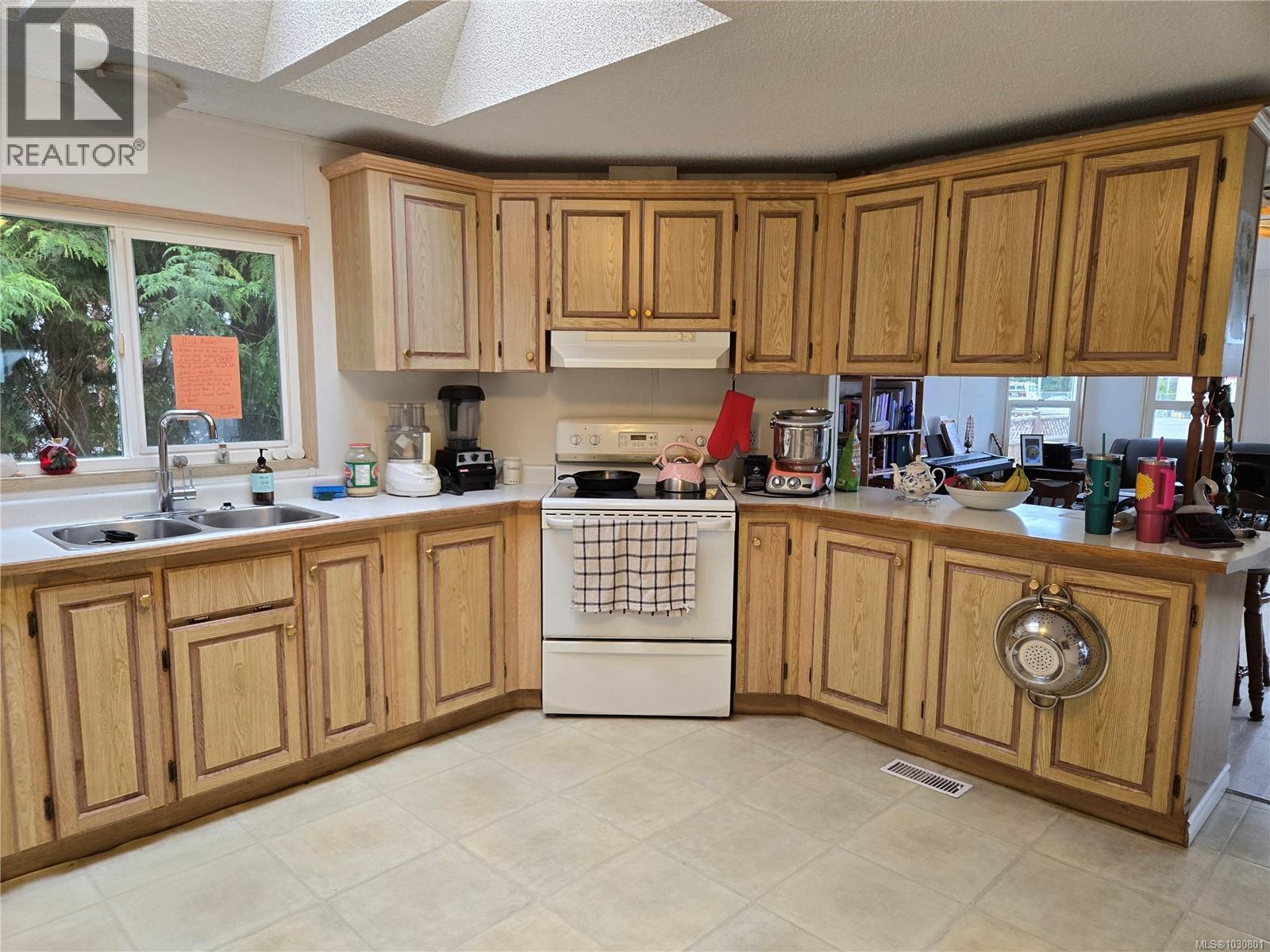 2 2390 Pacific Rim Hwy, Ucluelet, British Columbia V0R 3A0 - Photo 6 - 1030801