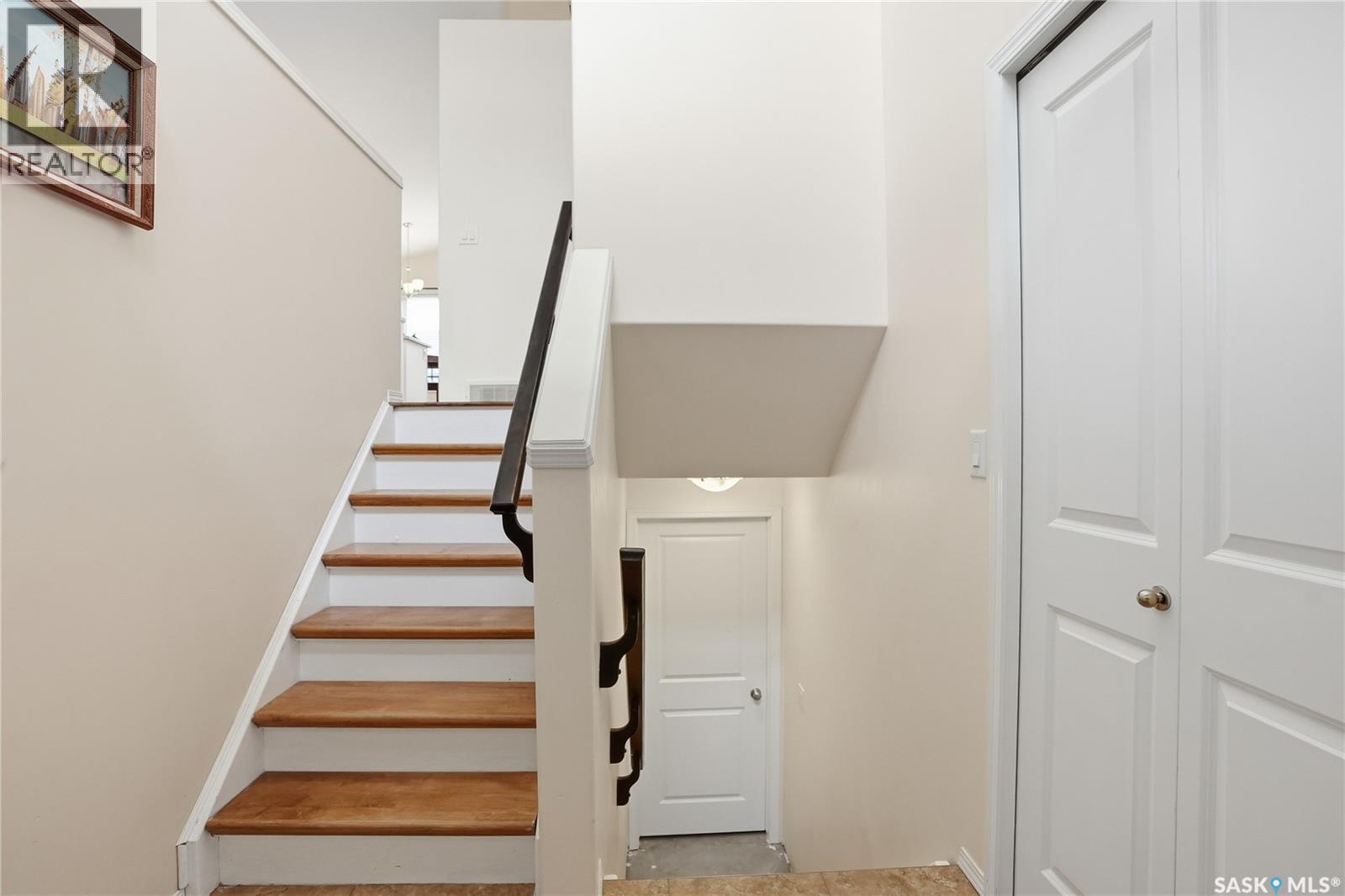 1019 Hunter Road, Saskatoon, Saskatchewan  S7T 0E6 - Photo 4 - SK032062