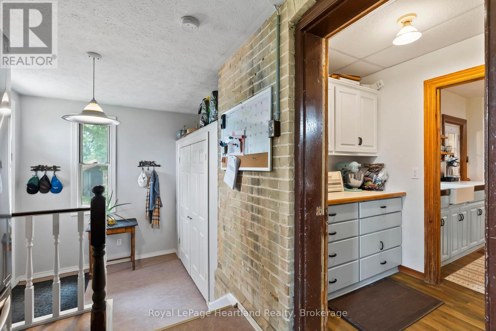 9540 Ayton Road, Minto, Ontario  N0G 1Z0 - Photo 23 - X12702046