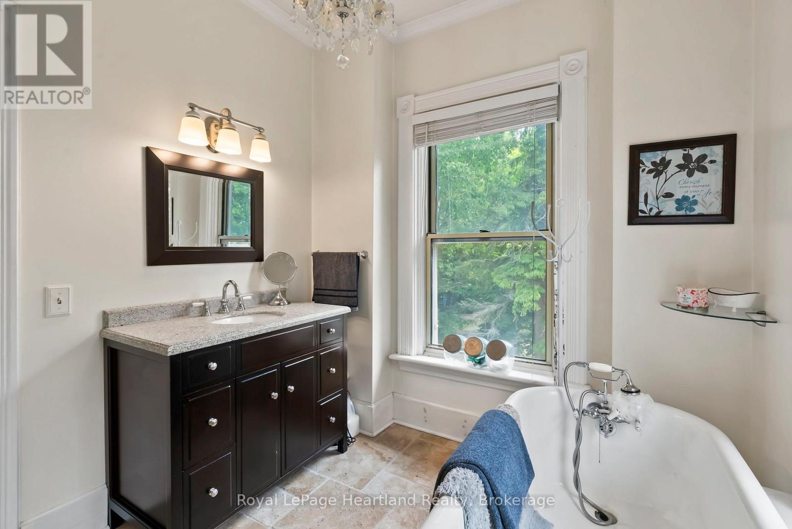 9540 Ayton Road, Minto, Ontario  N0G 1Z0 - Photo 29 - X12702046