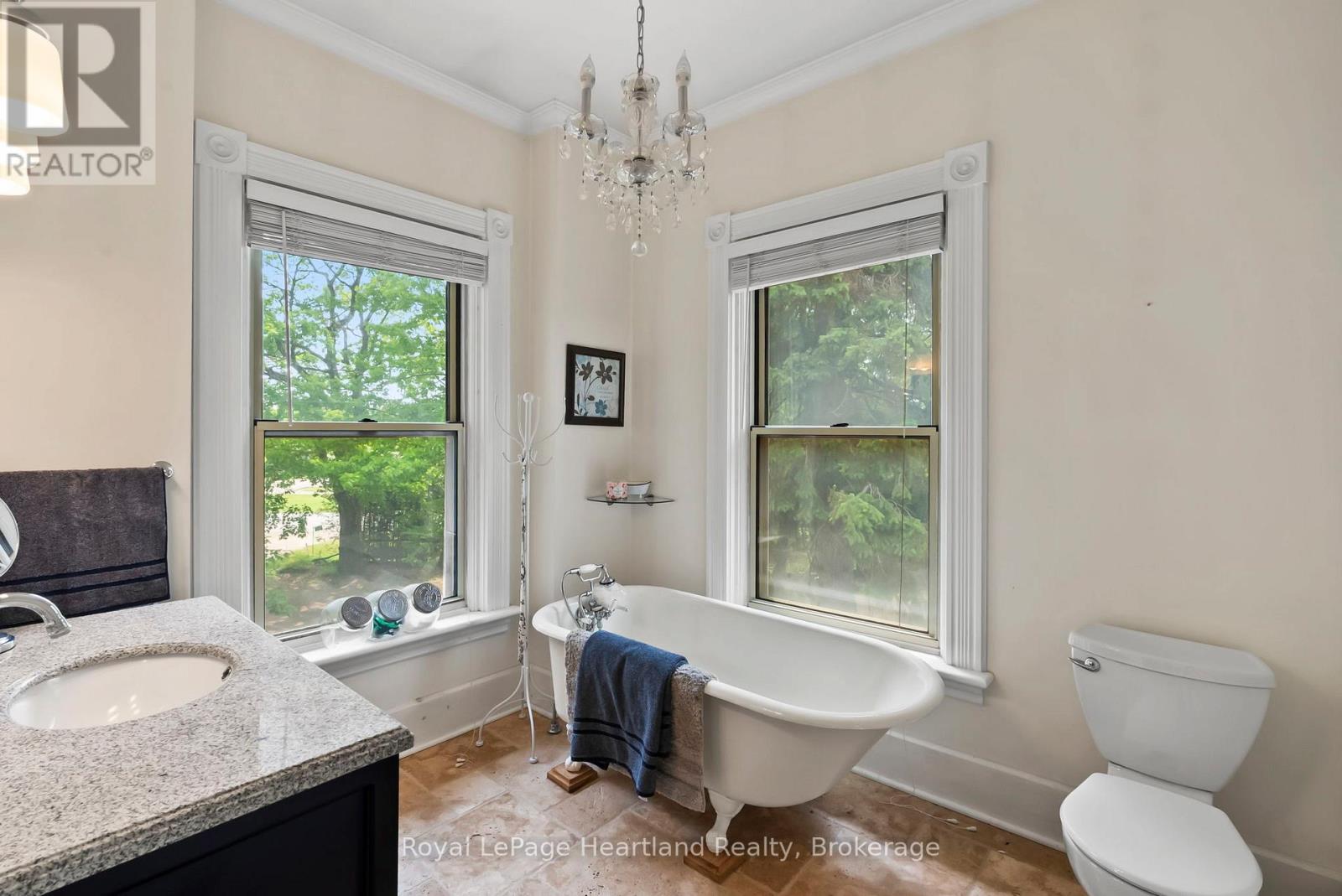 9540 Ayton Road, Minto, Ontario  N0G 1Z0 - Photo 28 - X12702046