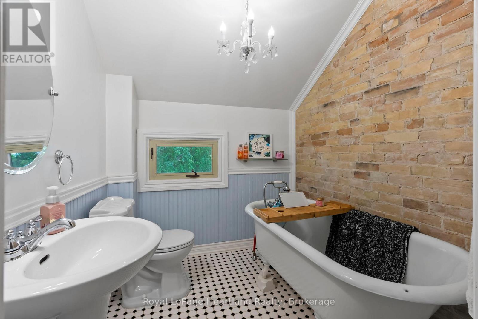 9540 Ayton Road, Minto, Ontario  N0G 1Z0 - Photo 31 - X12702046