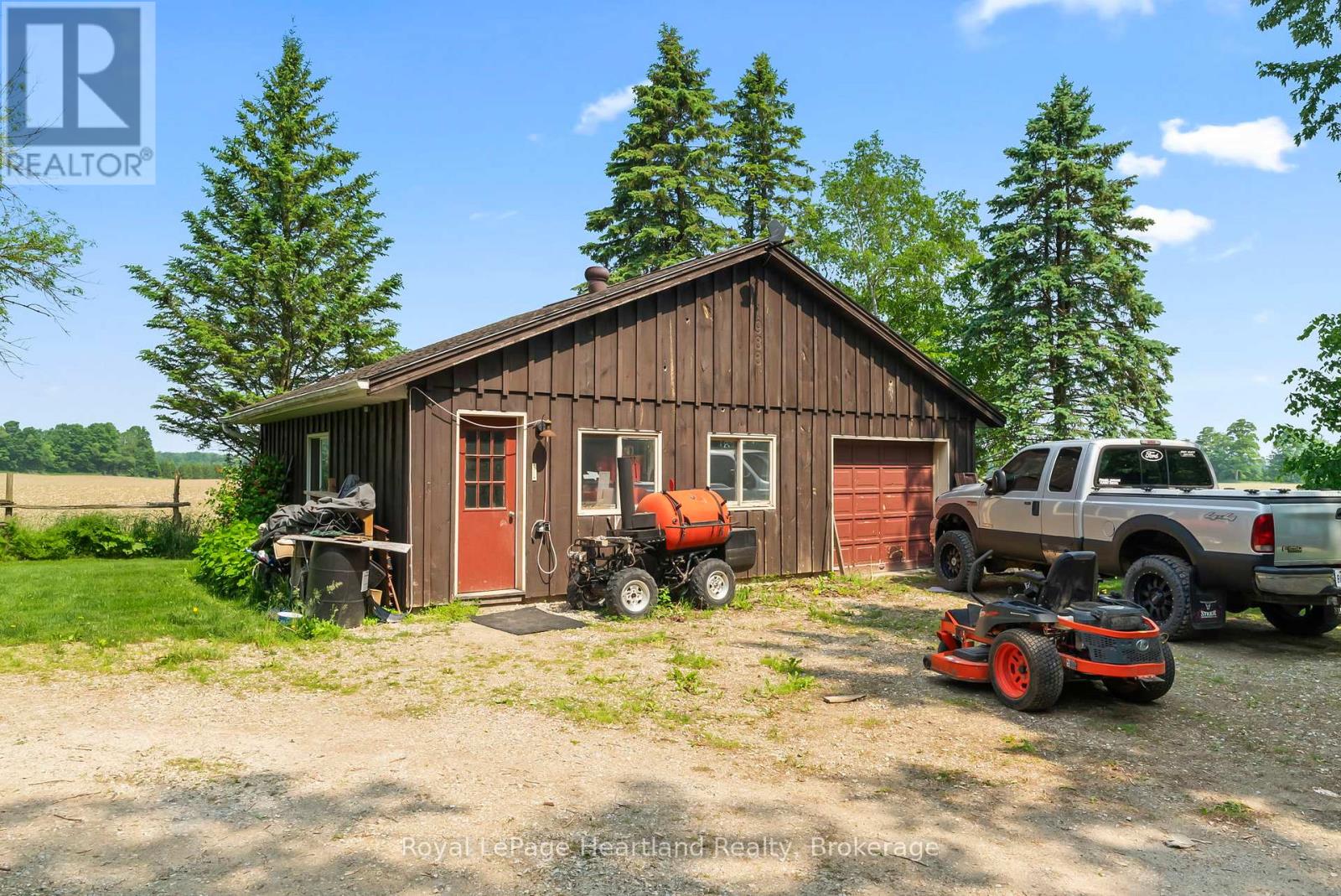 9540 Ayton Road, Minto, Ontario  N0G 1Z0 - Photo 41 - X12702046