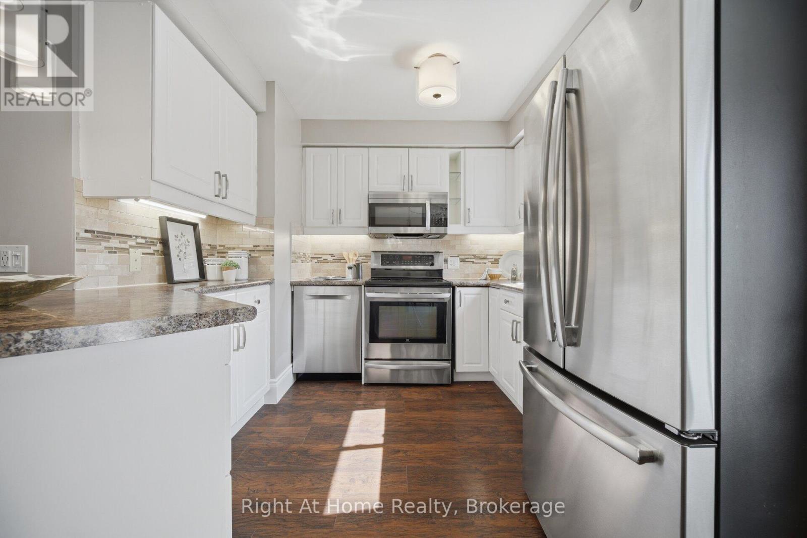 2956 Glover Lane, Burlington, Ontario  L7M 4K6 - Photo 16 - W12959056