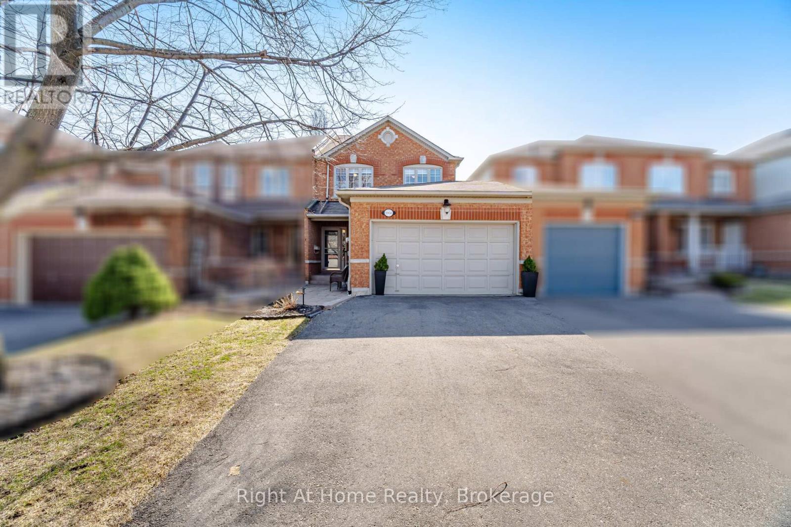 2956 Glover Lane, Burlington, Ontario  L7M 4K6 - Photo 2 - W12959056