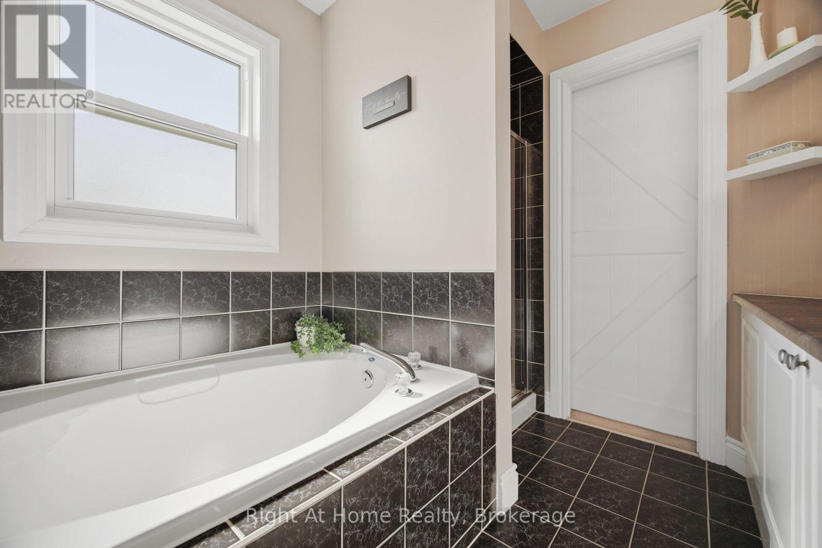 2956 Glover Lane, Burlington, Ontario  L7M 4K6 - Photo 25 - W12959056