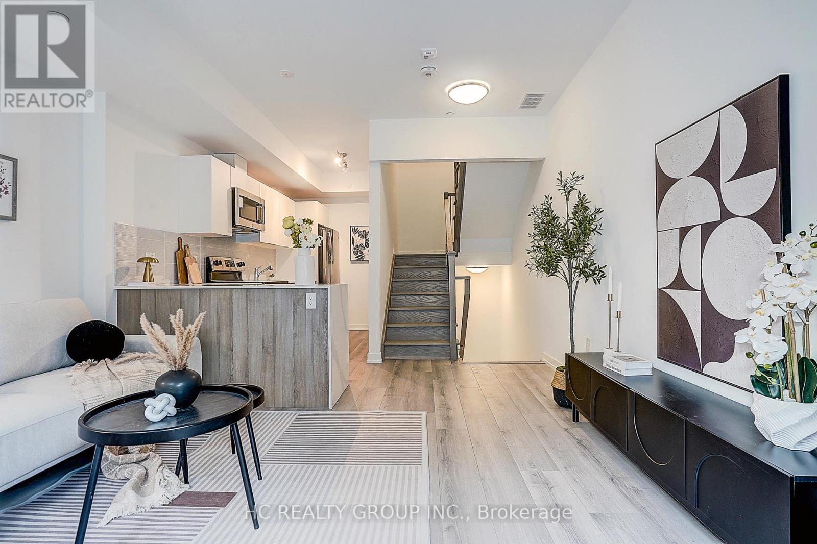 27 - 3079 PHARMACY AVENUE, Toronto, Ontario