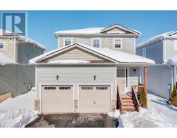 81 DOUGLAS DRIVE, Bracebridge, Ontario