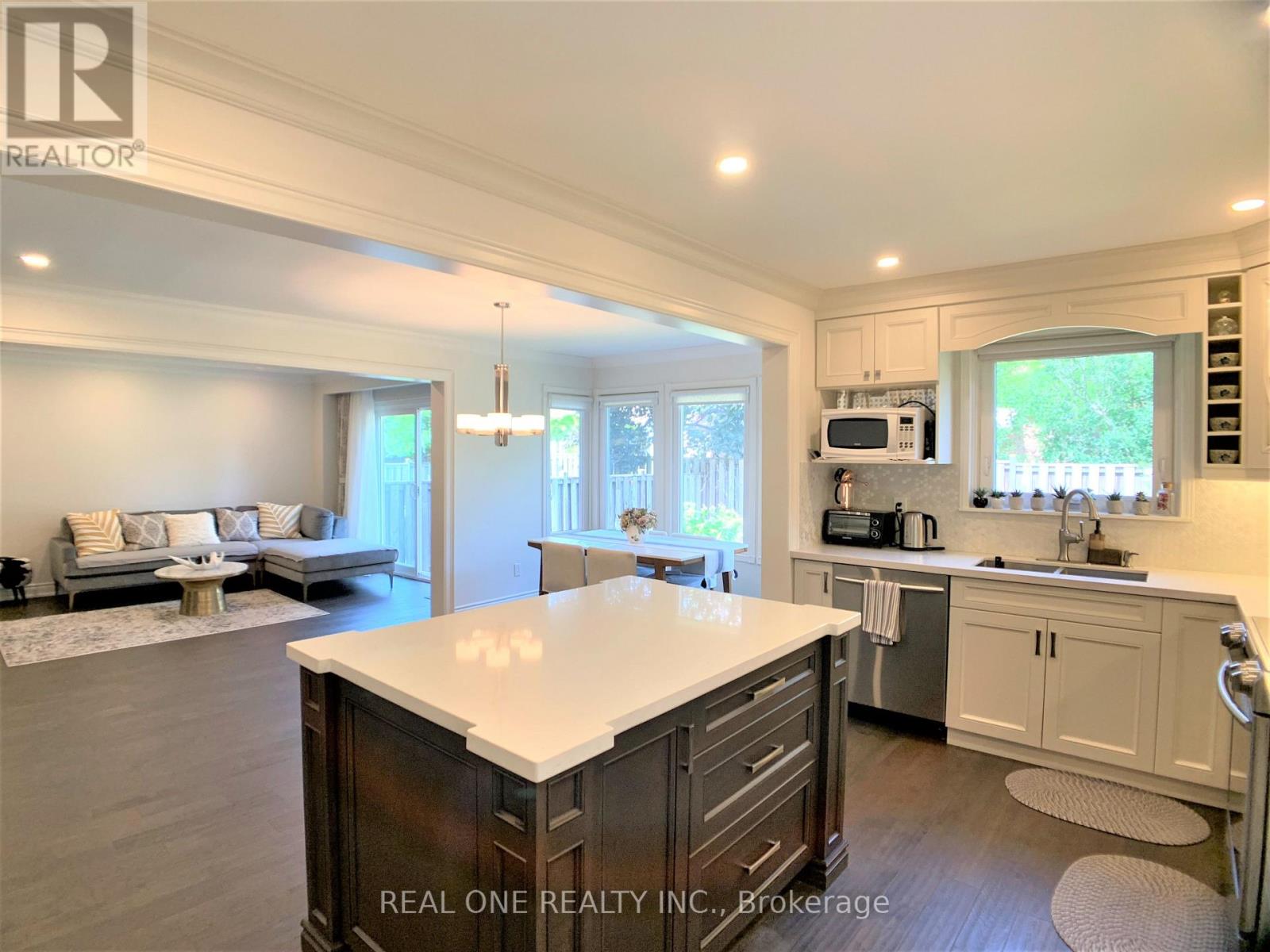 433 Mullen Drive, Vaughan, Ontario  L4J 2N9 - Photo 8 - N12874180