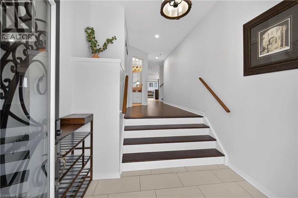 30 Patterson Drive, Caledonia, Ontario  N3W 0B8 - Photo 3 - 40816200