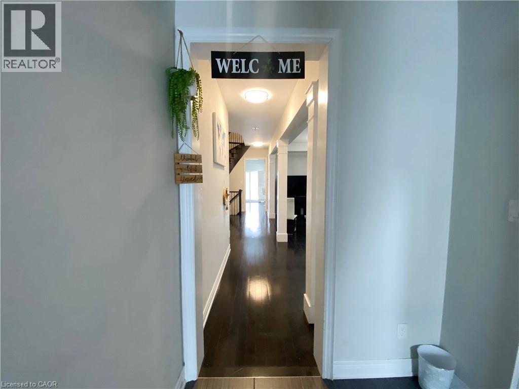 803 Robert Ferrie Drive, Kitchener, Ontario  N2R 0B8 - Photo 5 - 40807682