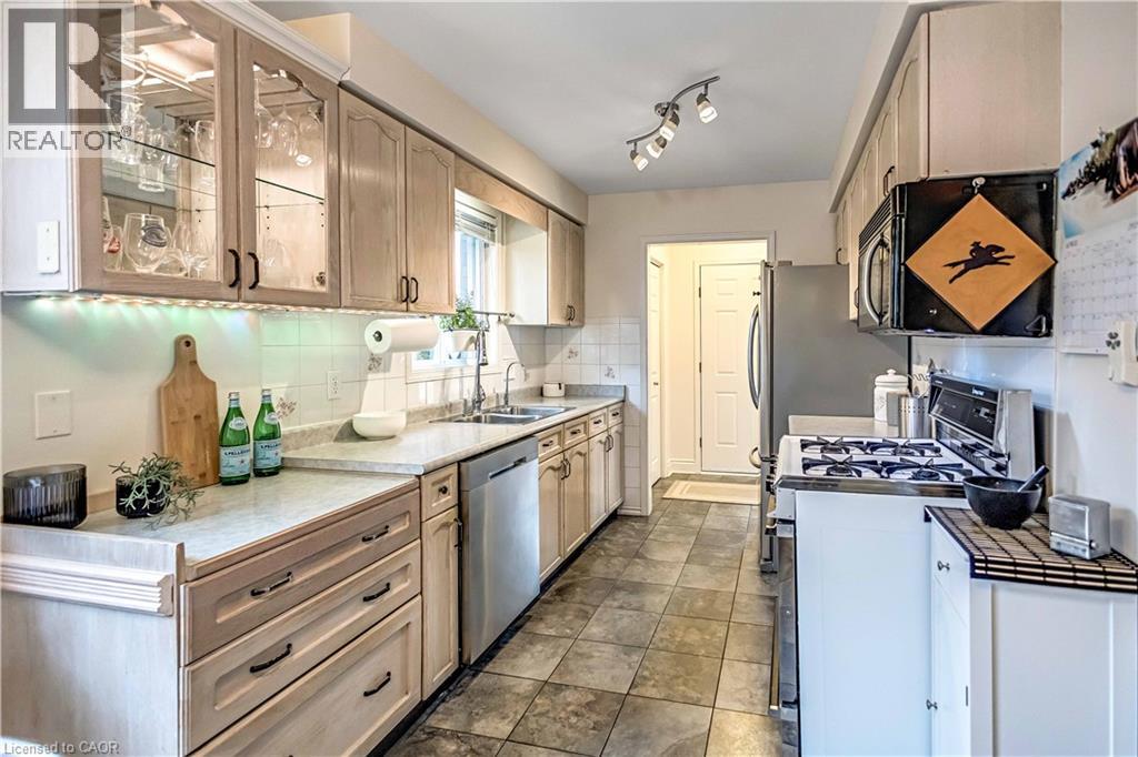 640 Acadia Drive, Hamilton, Ontario  L8W 3V1 - Photo 6 - 40805365