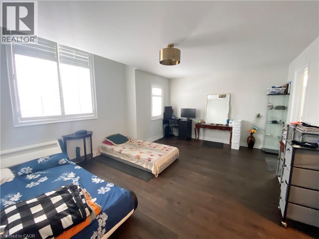 803 Robert Ferrie Drive, Kitchener, Ontario  N2R 0B8 - Photo 32 - 40807682