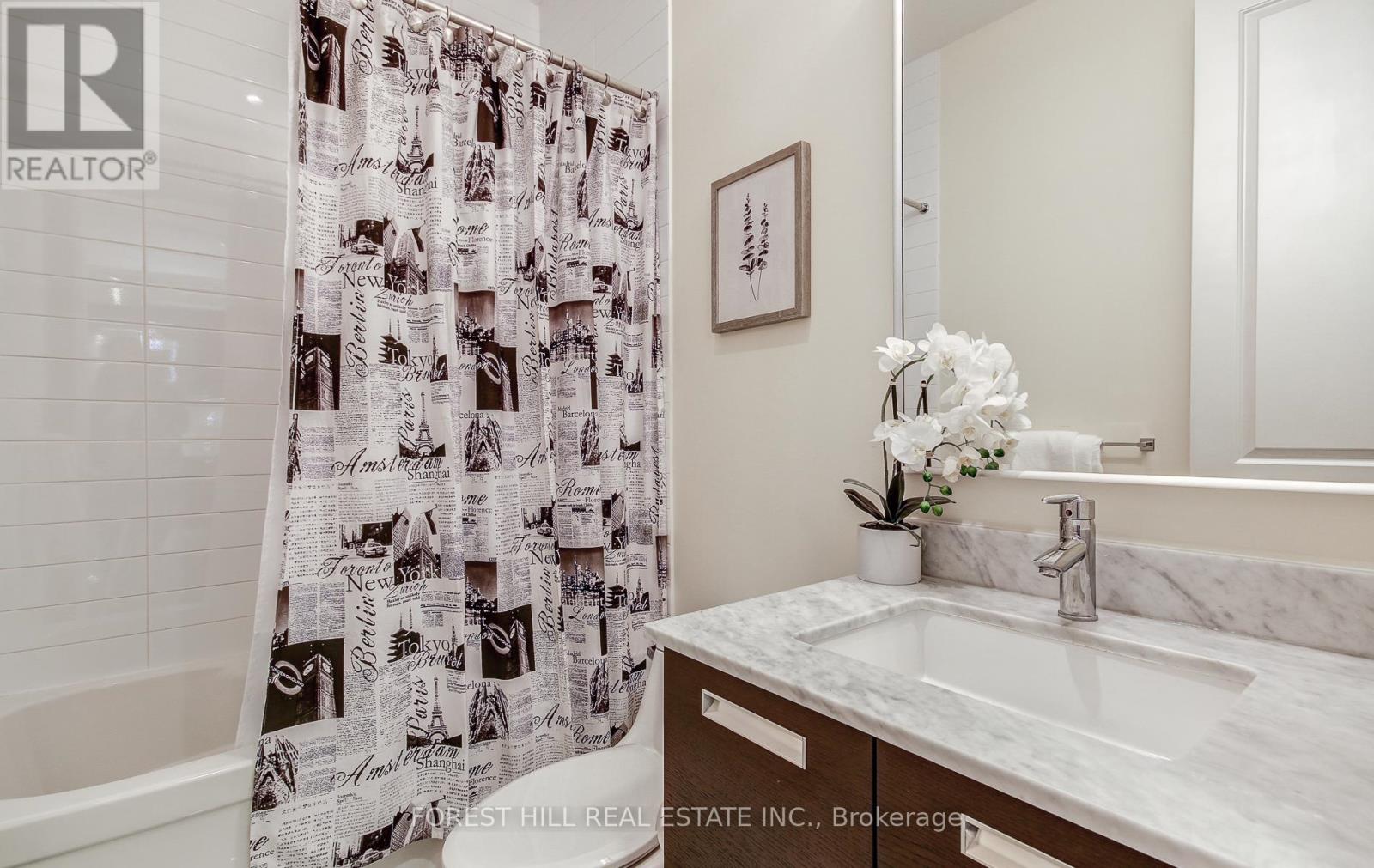 1403 - 21 Balmuto Street, Toronto, Ontario M4Y 1W4 - Photo 5 - C12959048