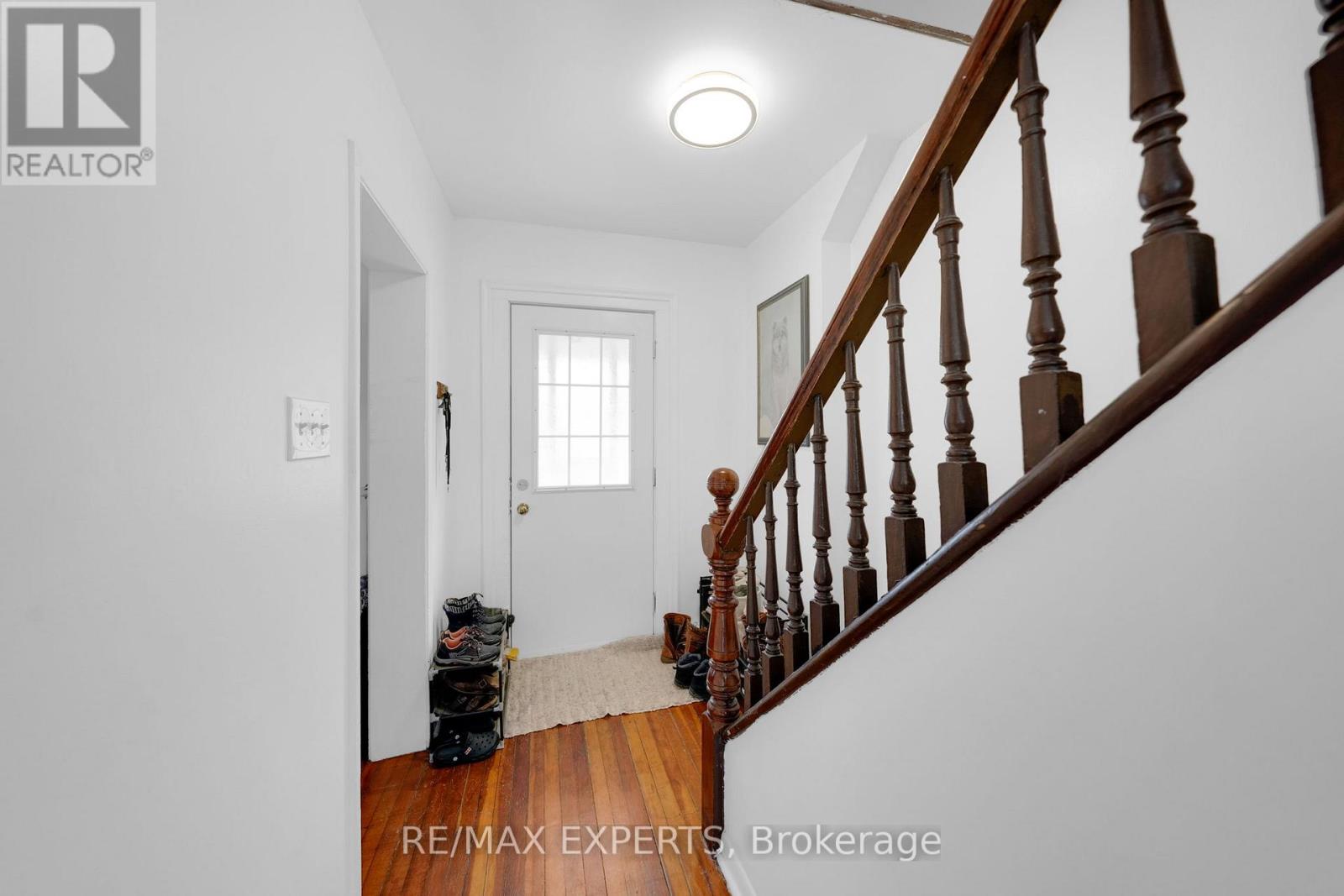 38 Wellington Street, Orangeville, Ontario  L9W 2L5 - Photo 3 - W12959046