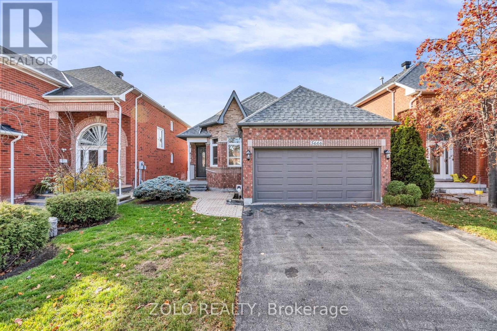 5666 Whitehorn Avenue, Mississauga, Ontario  L5V 2A9 - Photo 1 - W12959076