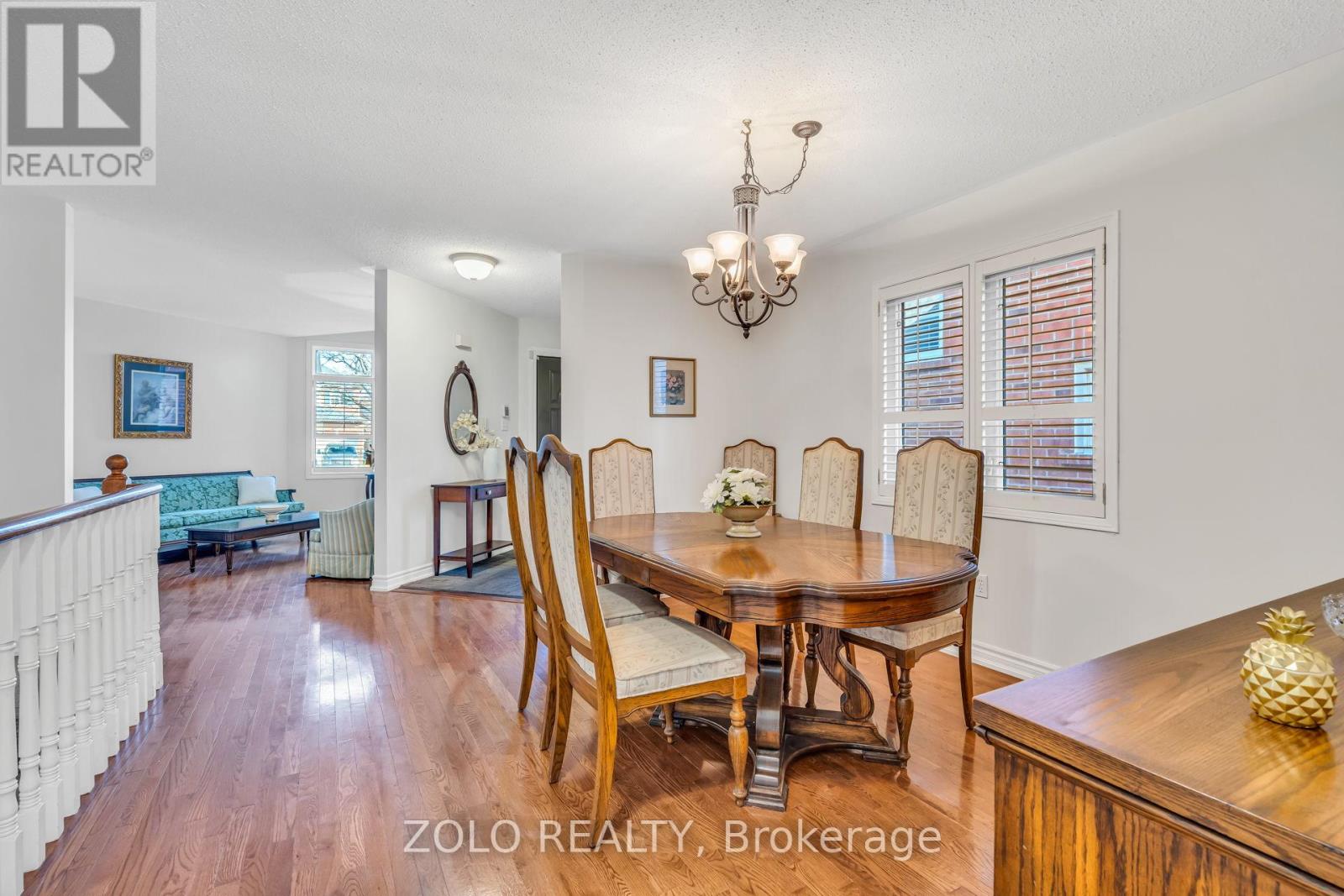 5666 Whitehorn Avenue, Mississauga, Ontario  L5V 2A9 - Photo 10 - W12959076