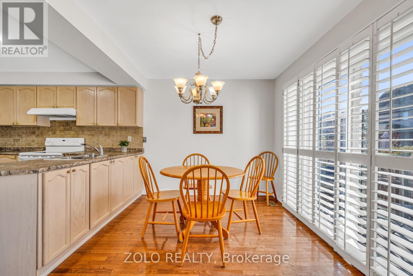 5666 Whitehorn Avenue, Mississauga, Ontario  L5V 2A9 - Photo 12 - W12959076