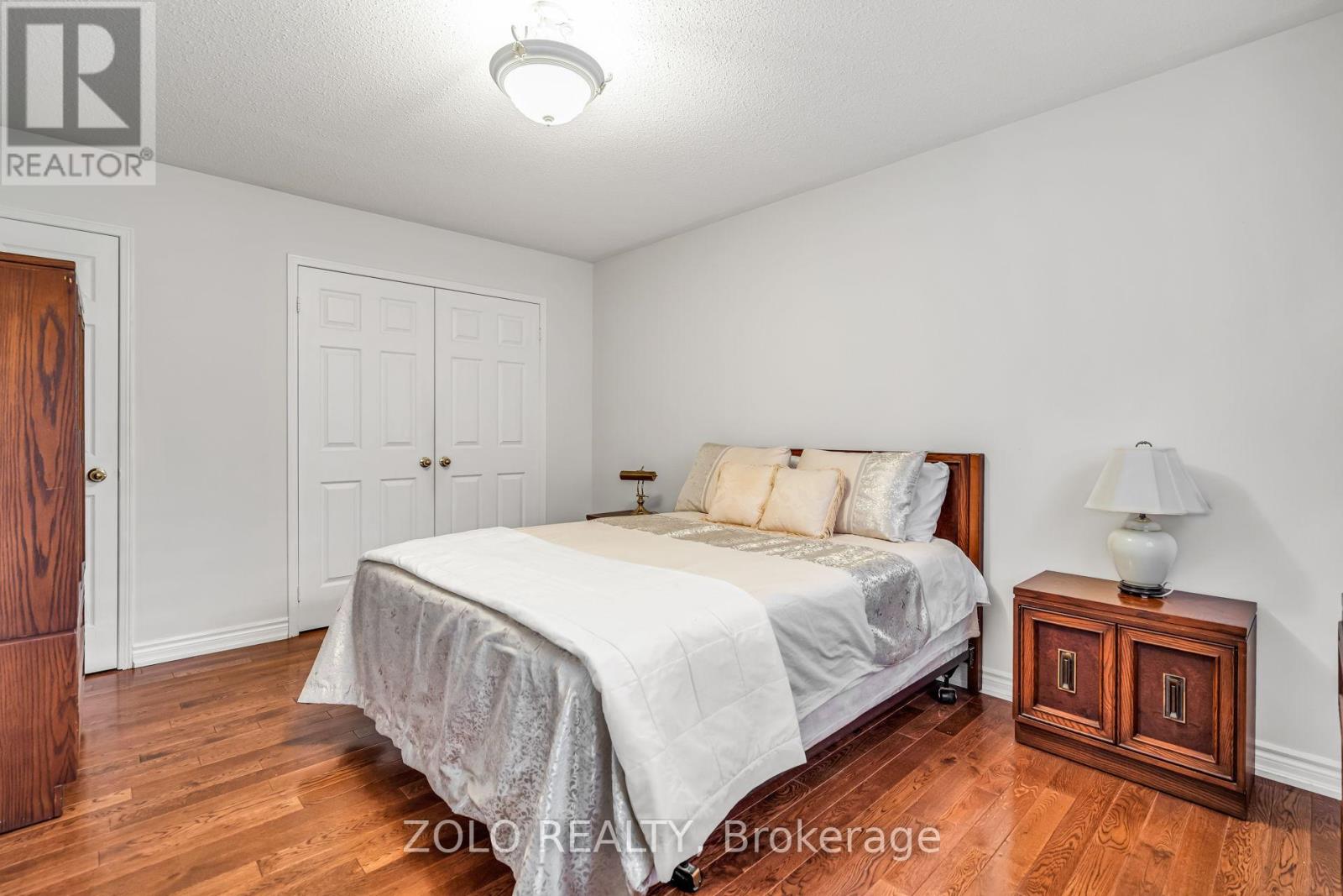 5666 Whitehorn Avenue, Mississauga, Ontario  L5V 2A9 - Photo 14 - W12959076