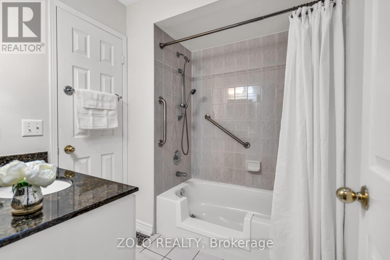 5666 Whitehorn Avenue, Mississauga, Ontario  L5V 2A9 - Photo 16 - W12959076