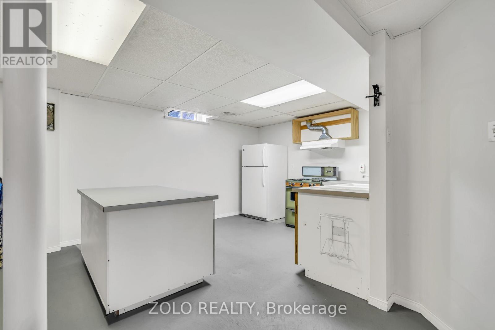 5666 Whitehorn Avenue, Mississauga, Ontario  L5V 2A9 - Photo 17 - W12959076