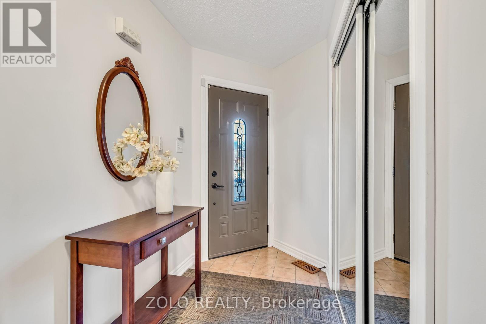 5666 Whitehorn Avenue, Mississauga, Ontario  L5V 2A9 - Photo 3 - W12959076