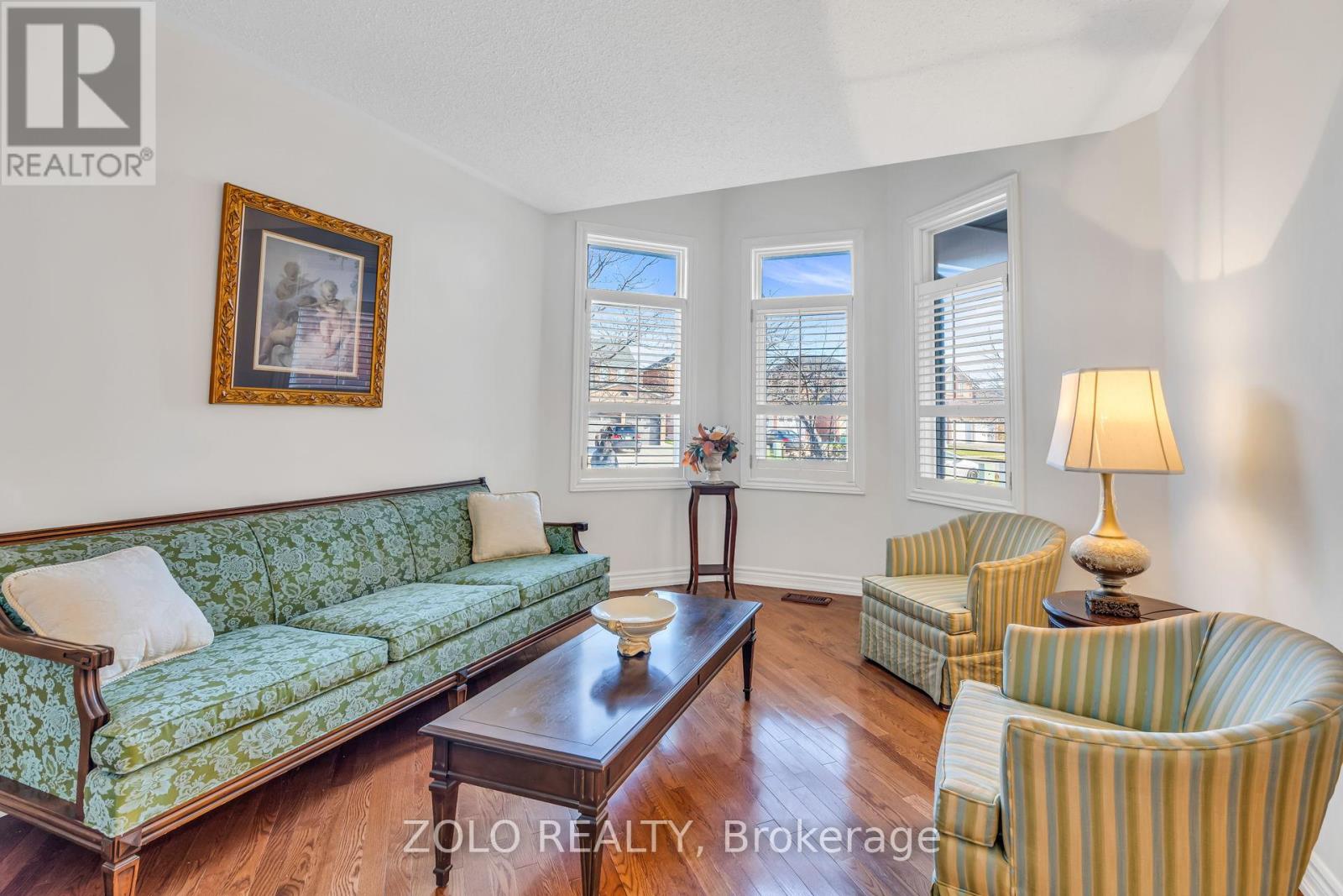 5666 Whitehorn Avenue, Mississauga, Ontario  L5V 2A9 - Photo 5 - W12959076