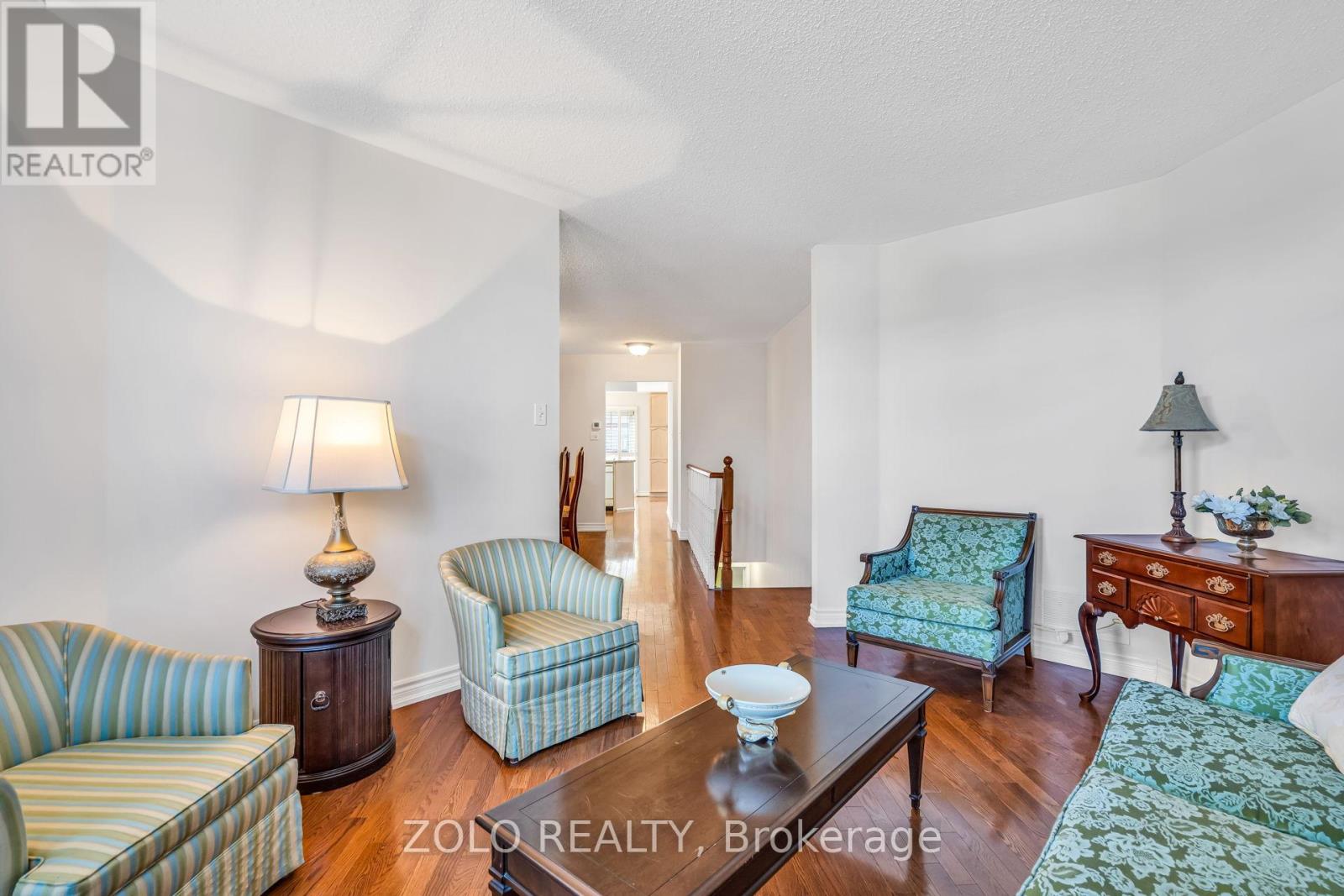 5666 Whitehorn Avenue, Mississauga, Ontario  L5V 2A9 - Photo 6 - W12959076